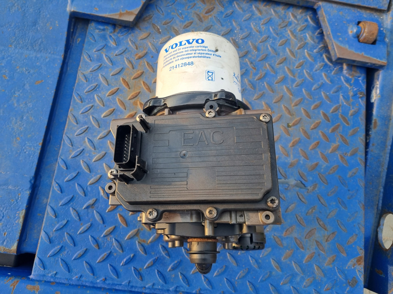 KNORR-BREMSE ZAWÓR OSUSZACZ POWIETRZA APM VOLVO FH 4 FM 4 FMX 4 EURO 6 - Diely bŕzd pre Nákladné auto: obrázok 2 KNORR-BREMSE ZAWÓR OSUSZACZ POWIETRZA APM VOLVO FH 4 FM 4 FMX 4 EURO 6 - Diely bŕzd pre Nákladné auto: obrázok 2