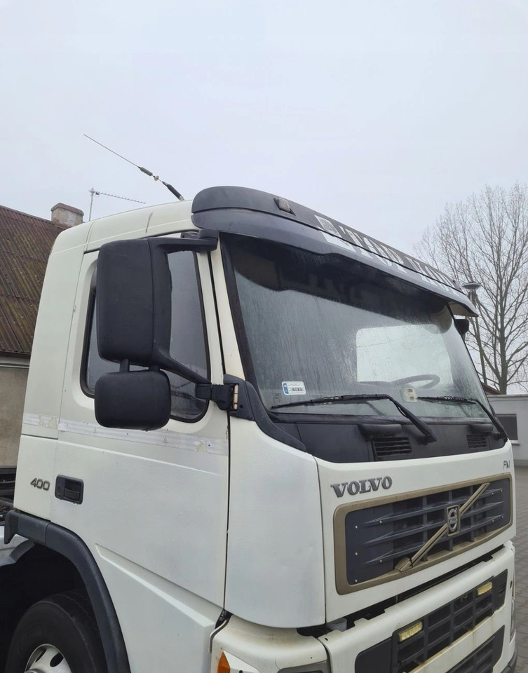 KOMPLETNA NISKA KRÓTKA DZIENNA VOLVO FM 13 - Kabína: obrázok 3 KOMPLETNA NISKA KRÓTKA DZIENNA VOLVO FM 13 - Kabína: obrázok 3