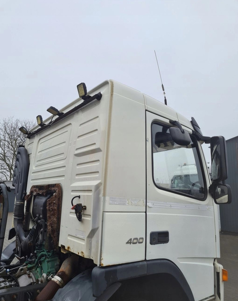 KOMPLETNA NISKA KRÓTKA DZIENNA VOLVO FM 13 - Kabína: obrázok 5 KOMPLETNA NISKA KRÓTKA DZIENNA VOLVO FM 13 - Kabína: obrázok 5