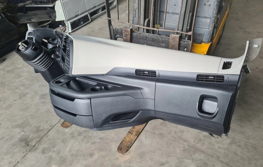 KONSOLA KOMPLETNA KOKPIT DESKA ROZDZIELCZA STELAŻ FORD F-MAX 500 TRUCKS - Palubná doska: obrázok 3 KONSOLA KOMPLETNA KOKPIT DESKA ROZDZIELCZA STELAŻ FORD F-MAX 500 TRUCKS - Palubná doska: obrázok 3