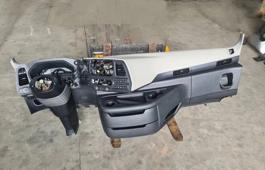 KONSOLA KOMPLETNA KOKPIT DESKA ROZDZIELCZA STELAŻ FORD F-MAX 500 TRUCKS - Palubná doska: obrázok 1 KONSOLA KOMPLETNA KOKPIT DESKA ROZDZIELCZA STELAŻ FORD F-MAX 500 TRUCKS - Palubná doska: obrázok 1
