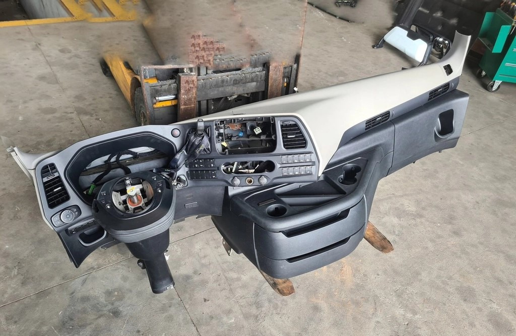 KONSOLA KOMPLETNA KOKPIT DESKA ROZDZIELCZA STELAŻ FORD F-MAX 500 TRUCKS - Palubná doska: obrázok 2 KONSOLA KOMPLETNA KOKPIT DESKA ROZDZIELCZA STELAŻ FORD F-MAX 500 TRUCKS - Palubná doska: obrázok 2