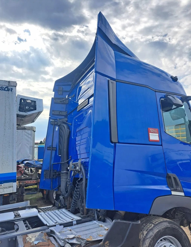 OWIEWKI KABINY KOMPLET RENAULT GAMA T RANGE - Aerodynamika/ Spojler: obrázok 1 OWIEWKI KABINY KOMPLET RENAULT GAMA T RANGE - Aerodynamika/ Spojler: obrázok 1