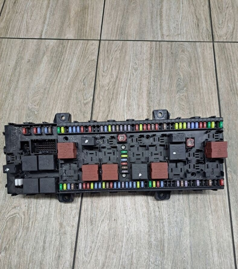 PŁYTA BEZPIECZNIKÓW SKRZYNKA RENAULT GAMA T RANGE - Poistka pre Nákladné auto: obrázok 2 PŁYTA BEZPIECZNIKÓW SKRZYNKA RENAULT GAMA T RANGE - Poistka pre Nákladné auto: obrázok 2