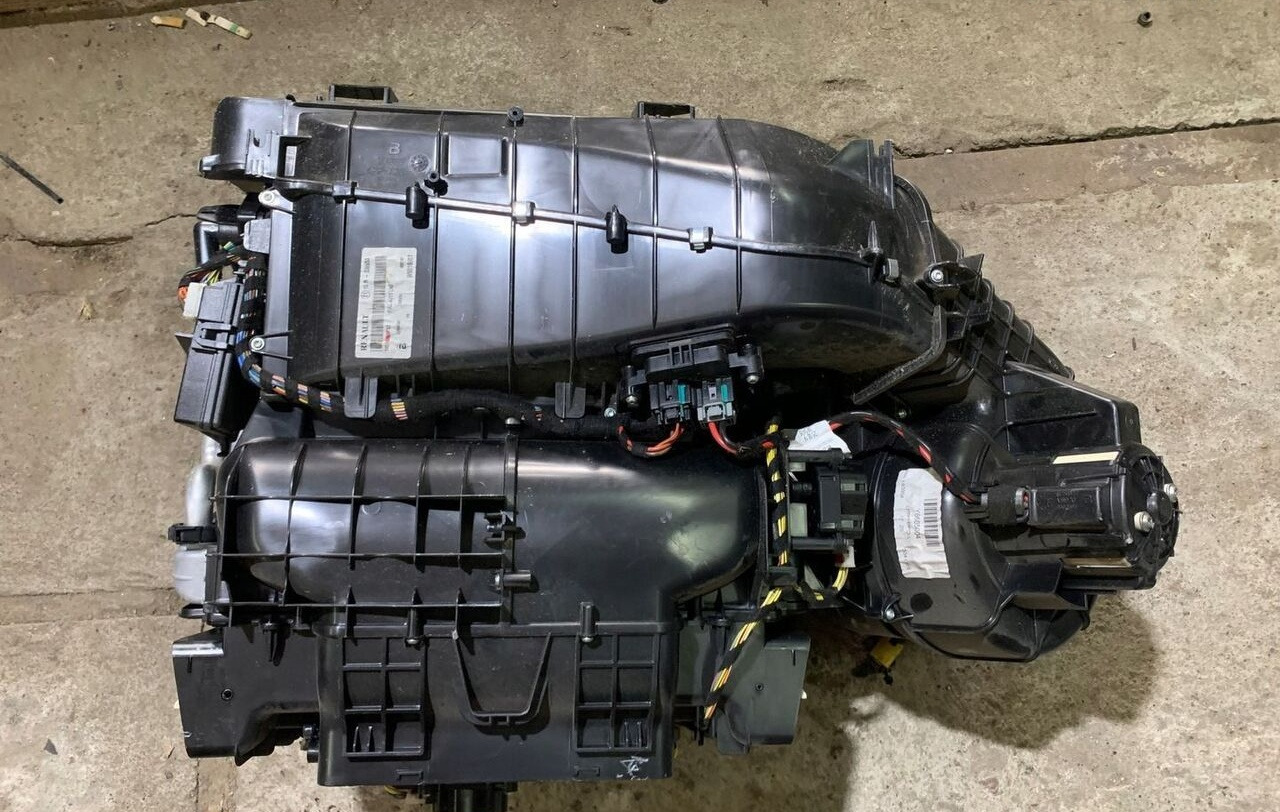 RENAULT NAGRZEWNICA KOMPLETNA RENAULT GAMA T RANGE - Kúrenie/ Vetranie pre Nákladné auto: obrázok 1 RENAULT NAGRZEWNICA KOMPLETNA RENAULT GAMA T RANGE - Kúrenie/ Vetranie pre Nákladné auto: obrázok 1