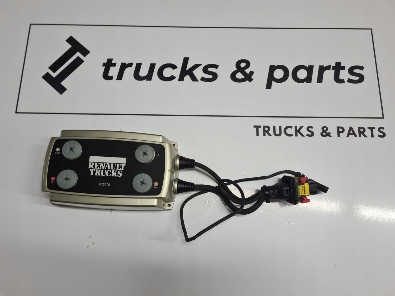 RENAULT REGULATOR NAPIĘCIA AKUMULATORA RENAULT GAMA RANGE T EVO - Elektrický systém pre Nákladné auto: obrázok 1 RENAULT REGULATOR NAPIĘCIA AKUMULATORA RENAULT GAMA RANGE T EVO - Elektrický systém pre Nákladné auto: obrázok 1