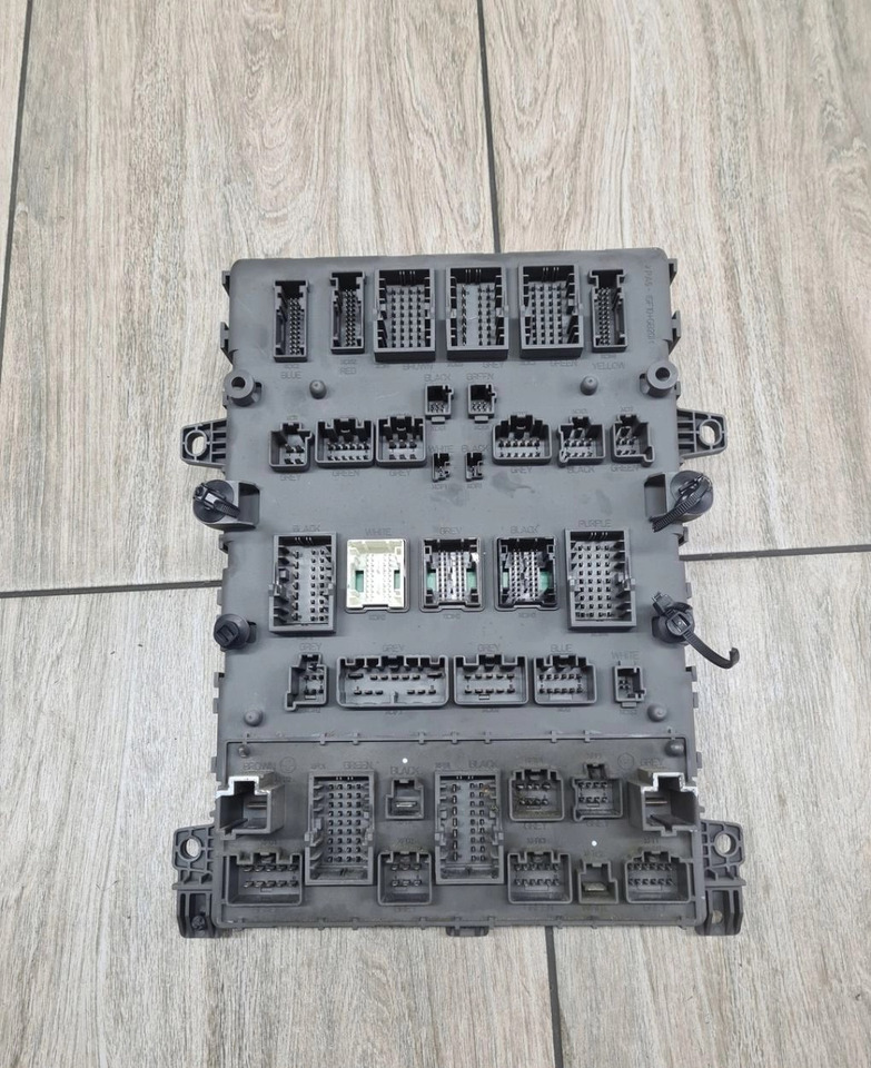 RENAULT TABLICA PŁYTA SKRZYNKA BEZPIECZNIKÓW RENAULT GAMA D WIDE VOLVO FE FL EURO 6 - Poistka pre Nákladné auto: obrázok 2 RENAULT TABLICA PŁYTA SKRZYNKA BEZPIECZNIKÓW RENAULT GAMA D WIDE VOLVO FE FL EURO 6 - Poistka pre Nákladné auto: obrázok 2