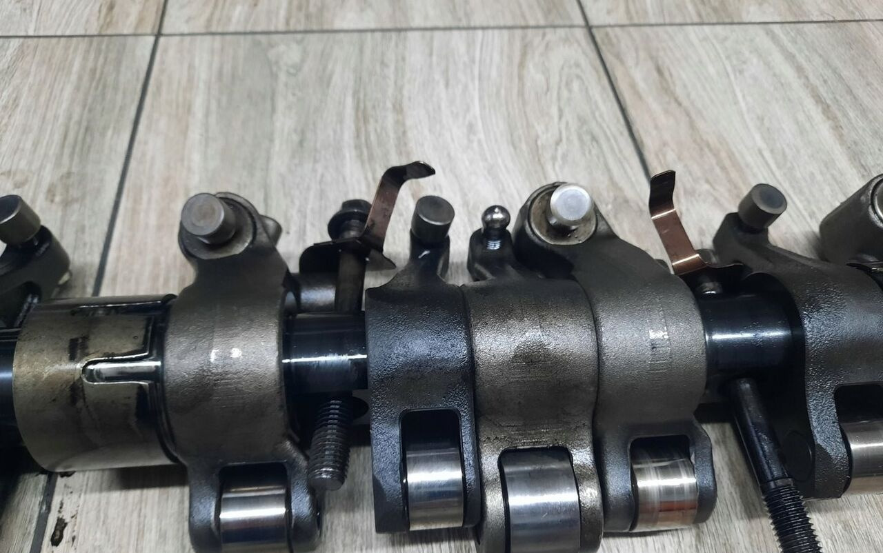 Renault KLAWIATURA RENAULT GAMA T RANGE DTI 11 430 460 VOLVO FM 4 D11K - Motor a diely pre Nákladné auto: obrázok 3 Renault KLAWIATURA RENAULT GAMA T RANGE DTI 11 430 460 VOLVO FM 4 D11K - Motor a diely pre Nákladné auto: obrázok 3