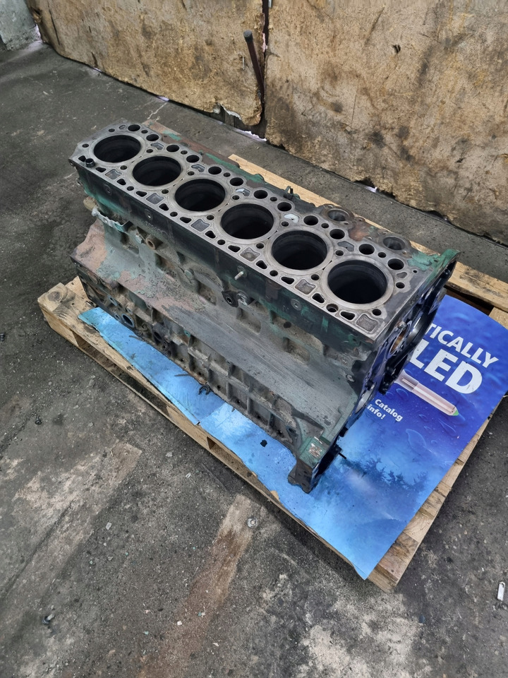 VOLVO BLOK SILNIKA GOŁY SŁUPEK VOLVO FL FE RENAULT PREMIUM MIDLUM DXI 7 D7F - Blok valcov pre Nákladné auto: obrázok 2 VOLVO BLOK SILNIKA GOŁY SŁUPEK VOLVO FL FE RENAULT PREMIUM MIDLUM DXI 7 D7F - Blok valcov pre Nákladné auto: obrázok 2