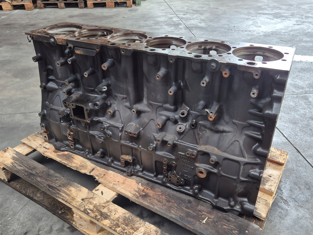 VOLVO BLOK SILNIKA RENAULT GAMA RANGE T EVO TURBOCOMPOUND VOLVO FH 5 D13K 2226825 K8 - Blok valcov pre Nákladné auto: obrázok 1 VOLVO BLOK SILNIKA RENAULT GAMA RANGE T EVO TURBOCOMPOUND VOLVO FH 5 D13K 2226825 K8 - Blok valcov pre Nákladné auto: obrázok 1