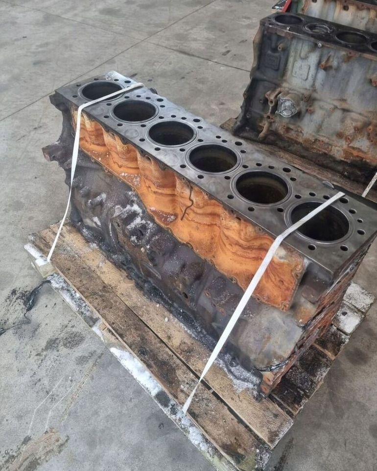 VOLVO BLOK SILNIKA SŁUPEK WAŁ RENAULT MAGNUM DXI 13 VOLVO FH FM 460 500 - Blok valcov pre Nákladné auto: obrázok 2 VOLVO BLOK SILNIKA SŁUPEK WAŁ RENAULT MAGNUM DXI 13 VOLVO FH FM 460 500 - Blok valcov pre Nákladné auto: obrázok 2