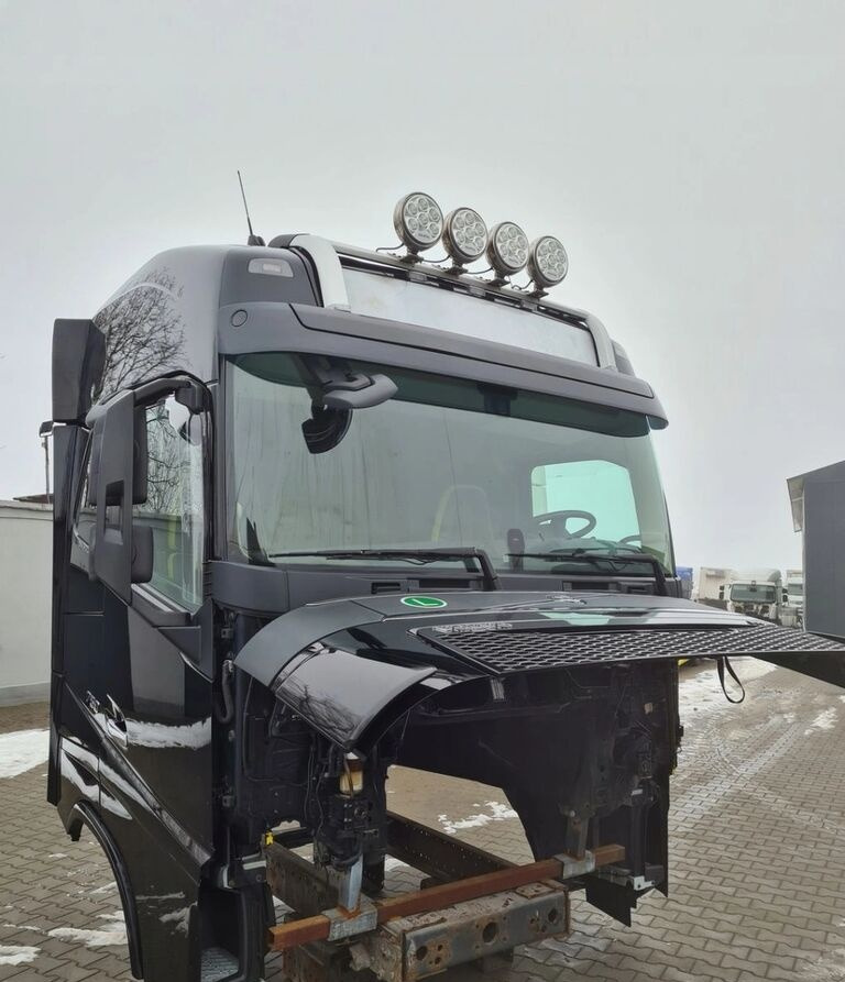 VOLVO KABINA KOMPLETNA VOLVO FH 16 750 EURO 6 GLOBETROTTER 2018 ROK - Kabína pre Nákladné auto: obrázok 2 VOLVO KABINA KOMPLETNA VOLVO FH 16 750 EURO 6 GLOBETROTTER 2018 ROK - Kabína pre Nákladné auto: obrázok 2