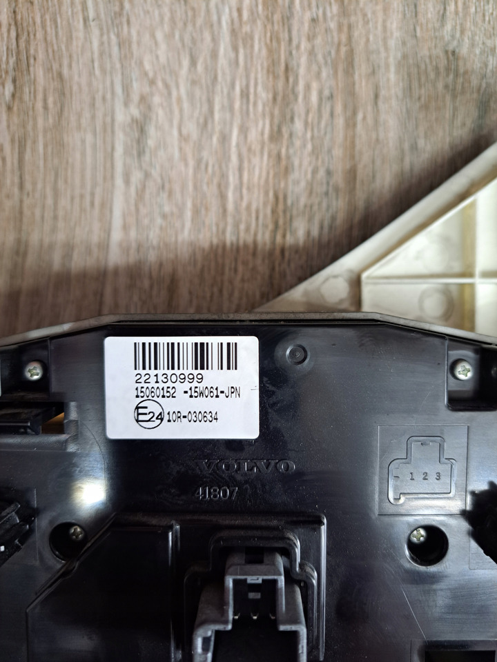 VOLVO PANEL NAWIEWU OGRZEWANIA KLIMATYZACJI VOLVO FH 4 FH 16 22130999 - Kúrenie/ Vetranie pre Nákladné auto: obrázok 3 VOLVO PANEL NAWIEWU OGRZEWANIA KLIMATYZACJI VOLVO FH 4 FH 16 22130999 - Kúrenie/ Vetranie pre Nákladné auto: obrázok 3