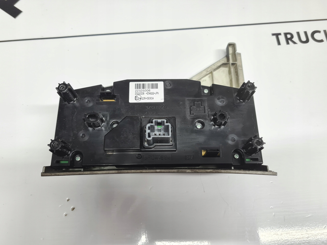 VOLVO PANEL NAWIEWU OGRZEWANIA KLIMATYZACJI VOLVO FH 4 - Kúrenie/ Vetranie pre Nákladné auto: obrázok 3 VOLVO PANEL NAWIEWU OGRZEWANIA KLIMATYZACJI VOLVO FH 4 - Kúrenie/ Vetranie pre Nákladné auto: obrázok 3