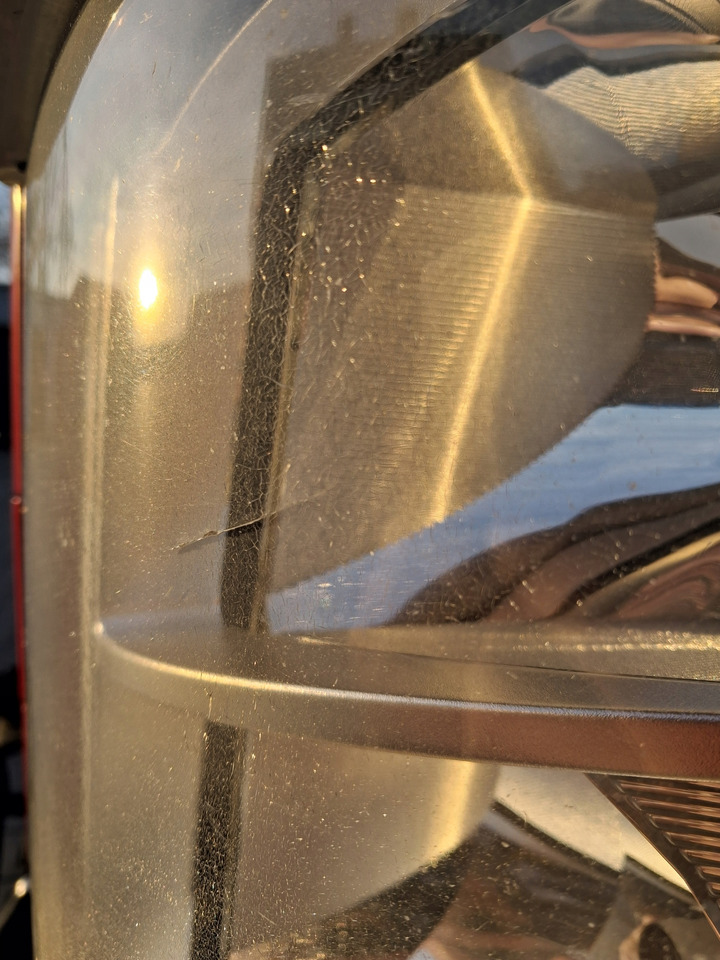 VOLVO REFLEKTOR LAMPA OKULAR LEWY KOMPLETNY VOLVO FM 4 - Svetlomety pre Nákladné auto: obrázok 3 VOLVO REFLEKTOR LAMPA OKULAR LEWY KOMPLETNY VOLVO FM 4 - Svetlomety pre Nákladné auto: obrázok 3