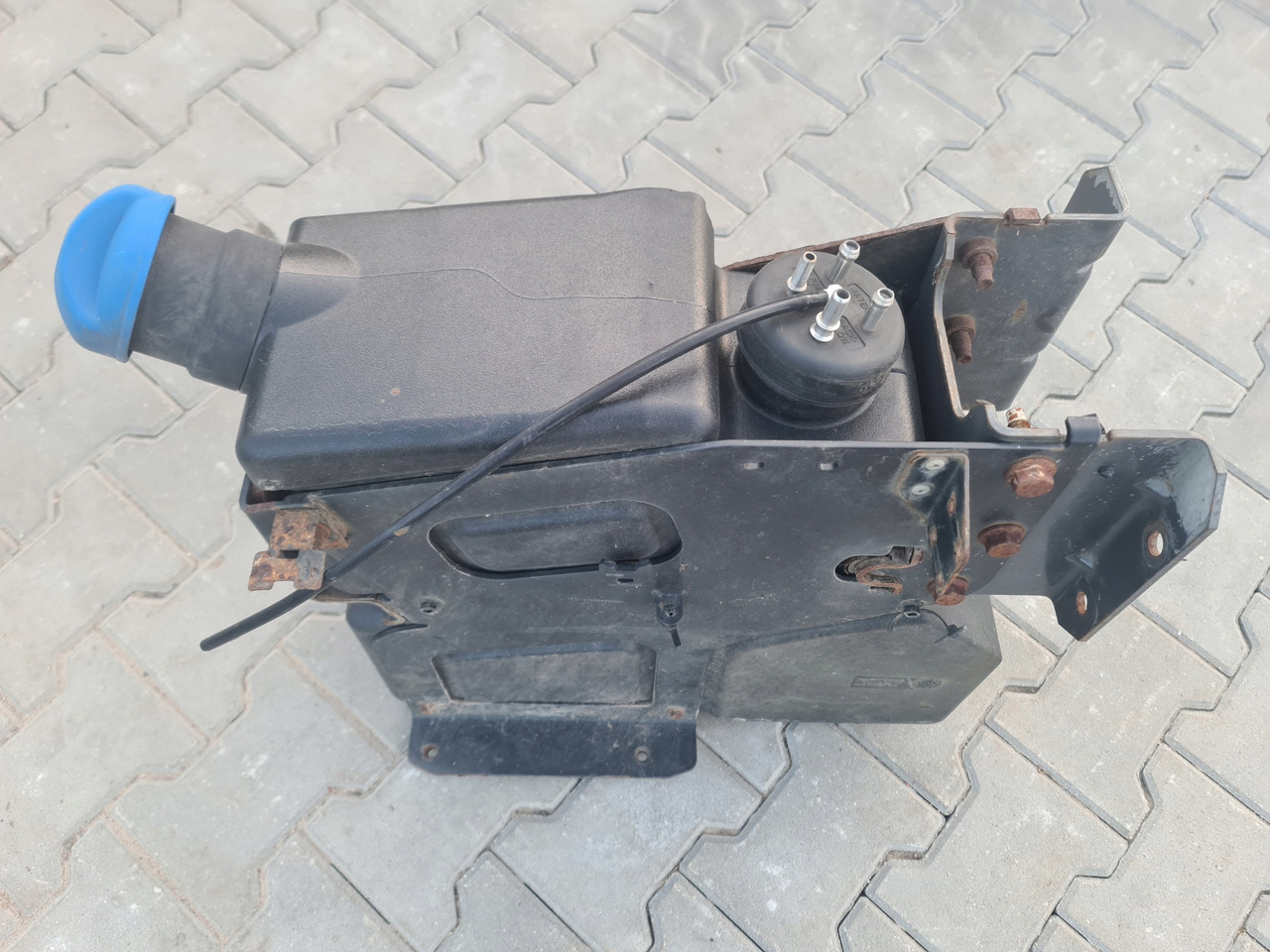 VOLVO ZBIORNIK ADBLUE RENAULT MIDLUM PREMIUM DXI 5 7 VOLVO FL FE - Nádrž na AdBlue pre Nákladné auto: obrázok 2 VOLVO ZBIORNIK ADBLUE RENAULT MIDLUM PREMIUM DXI 5 7 VOLVO FL FE - Nádrž na AdBlue pre Nákladné auto: obrázok 2