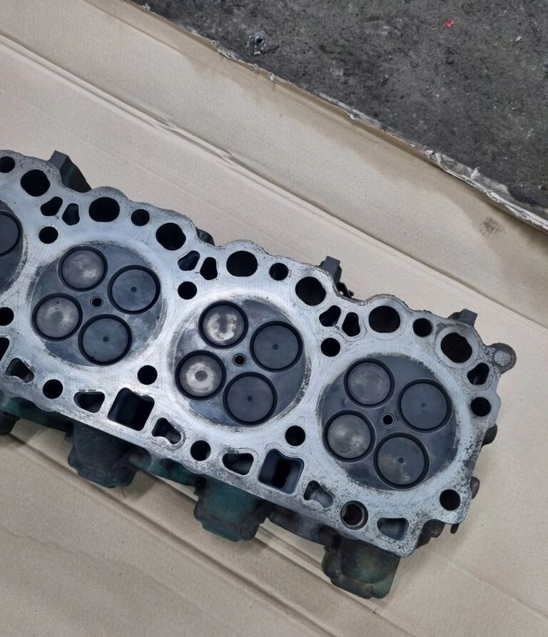 Volvo GŁOWICA SILNIKA FL FE D7E D7F RENAULT MIDLUM PREMIUM DXI 7 EURO Deutz Volvo - Hlava valcov pre Nákladné auto: obrázok 2 Volvo GŁOWICA SILNIKA FL FE D7E D7F RENAULT MIDLUM PREMIUM DXI 7 EURO Deutz Volvo - Hlava valcov pre Nákladné auto: obrázok 2