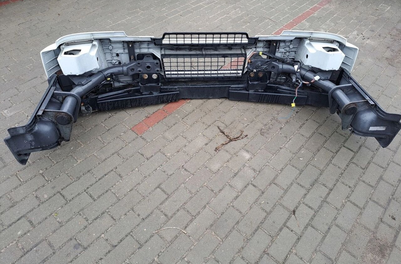 Volvo KOMPLETNY Z LAMPAMI BELKA STOPNIE FL EURO 5 Volvo - Nárazník pre Nákladné auto: obrázok 4 Volvo KOMPLETNY Z LAMPAMI BELKA STOPNIE FL EURO 5 Volvo - Nárazník pre Nákladné auto: obrázok 4