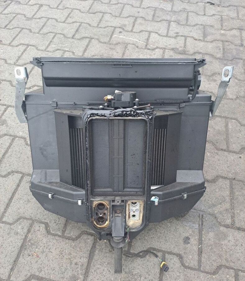 Volvo NAGRZEWNICA KOMPLETNA VOLVO FH FM 9 13 LIFT - Kúrenie/ Vetranie pre Nákladné auto: obrázok 1 Volvo NAGRZEWNICA KOMPLETNA VOLVO FH FM 9 13 LIFT - Kúrenie/ Vetranie pre Nákladné auto: obrázok 1