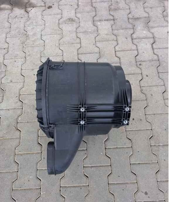 Volvo OBUDOWA FILTRA POWIETRZA VOLVO FH 5 EURO 6 - Vzduchový filter pre Nákladné auto: obrázok 1 Volvo OBUDOWA FILTRA POWIETRZA VOLVO FH 5 EURO 6 - Vzduchový filter pre Nákladné auto: obrázok 1