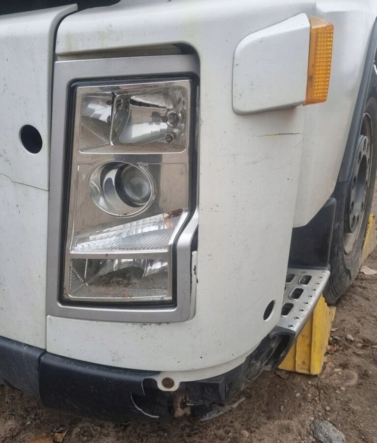 Volvo PRZÓD KOMPLETNY LAMPA OSŁONA Volvo FH FM 7 9 12 13 - Nárazník pre Nákladné auto: obrázok 3 Volvo PRZÓD KOMPLETNY LAMPA OSŁONA Volvo FH FM 7 9 12 13 - Nárazník pre Nákladné auto: obrázok 3