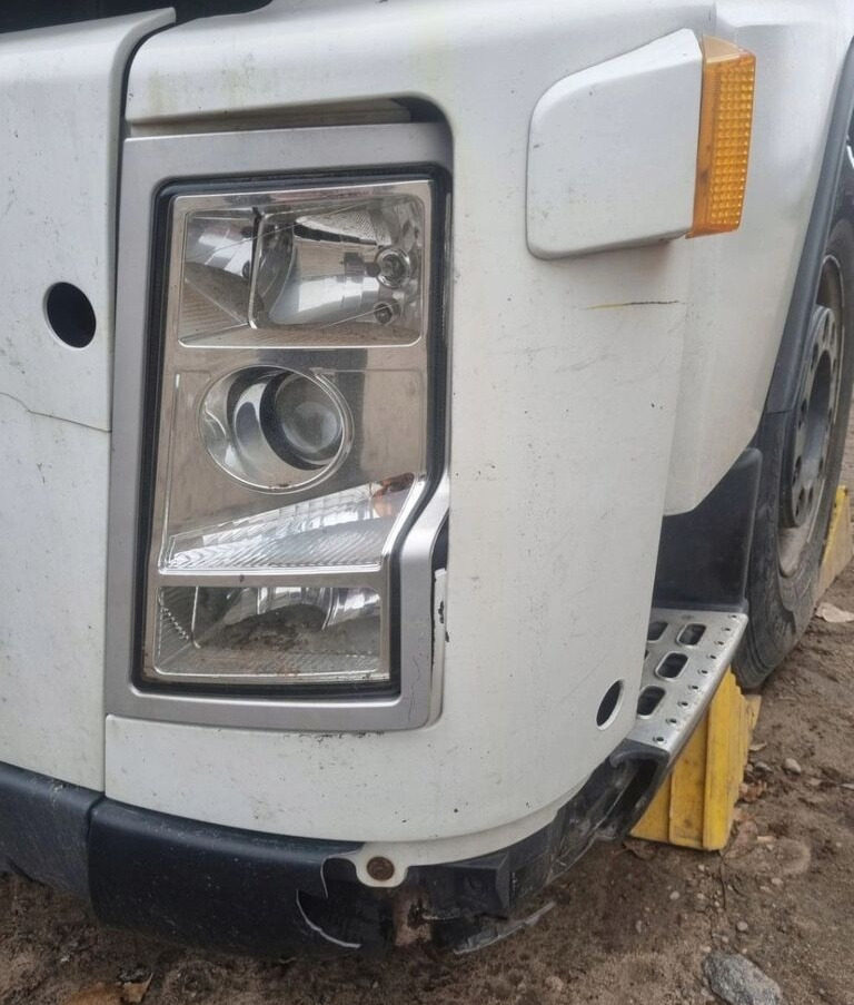Volvo PRZÓD KOMPLETNY LAMPA OSŁONA Volvo FH FM 7 9 12 13 - Nárazník pre Nákladné auto: obrázok 5 Volvo PRZÓD KOMPLETNY LAMPA OSŁONA Volvo FH FM 7 9 12 13 - Nárazník pre Nákladné auto: obrázok 5