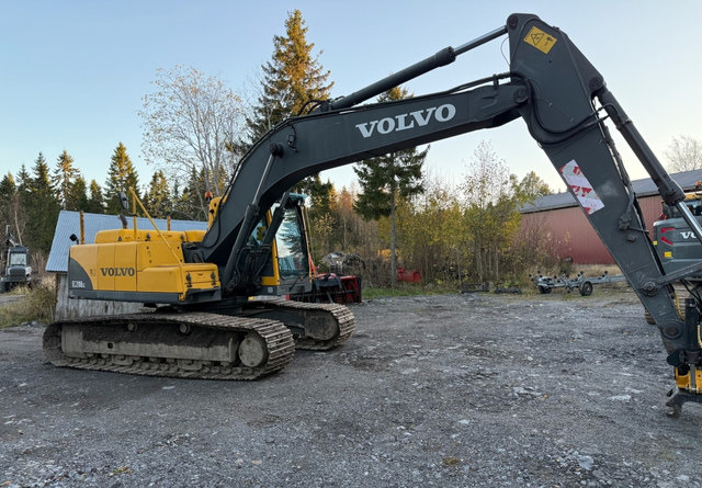 VolvoEC210 BLC - Pásové rýpadlo: obrázok 3 VolvoEC210 BLC - Pásové rýpadlo: obrázok 3