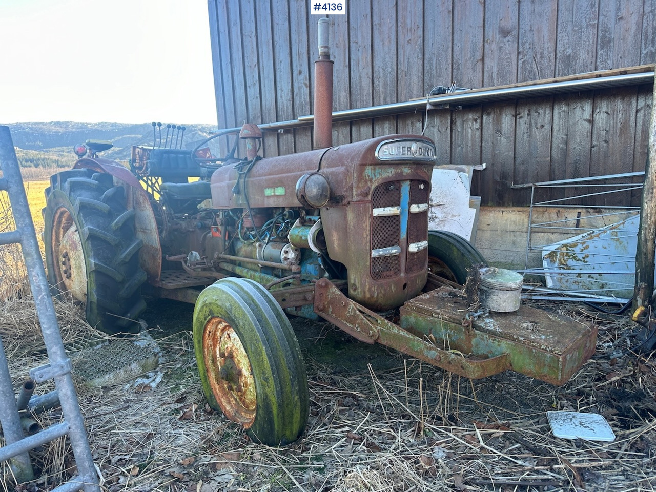 1971 FORD SUPER-DEXTA w/ Hymas 21 excavator and 2 buckets. - Traktor: obrázok 2 1971 FORD SUPER-DEXTA w/ Hymas 21 excavator and 2 buckets. - Traktor: obrázok 2