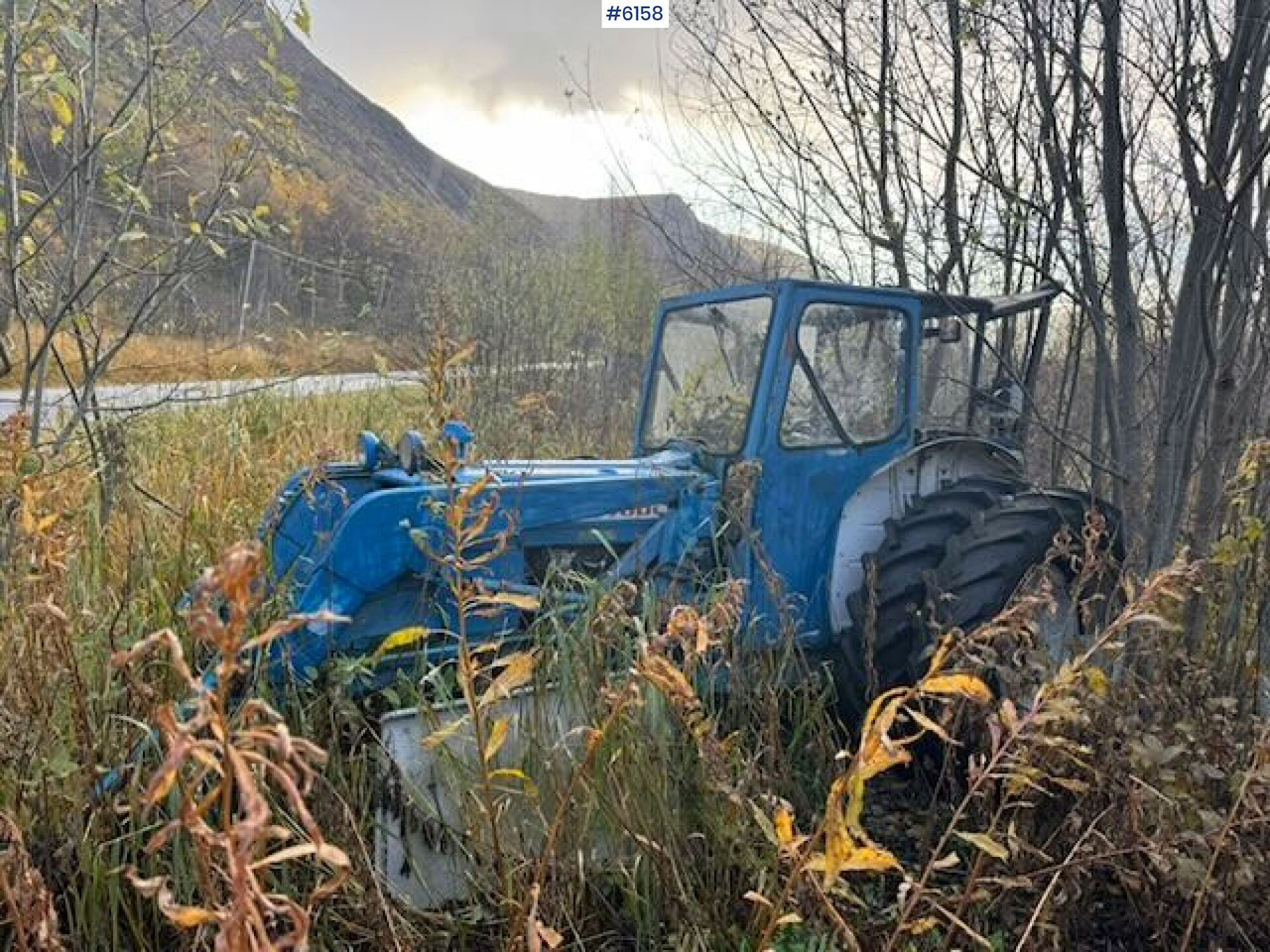 1973 Ford 4000 tractor backhoe. Repair.object - Traktor: obrázok 1 1973 Ford 4000 tractor backhoe. Repair.object - Traktor: obrázok 1