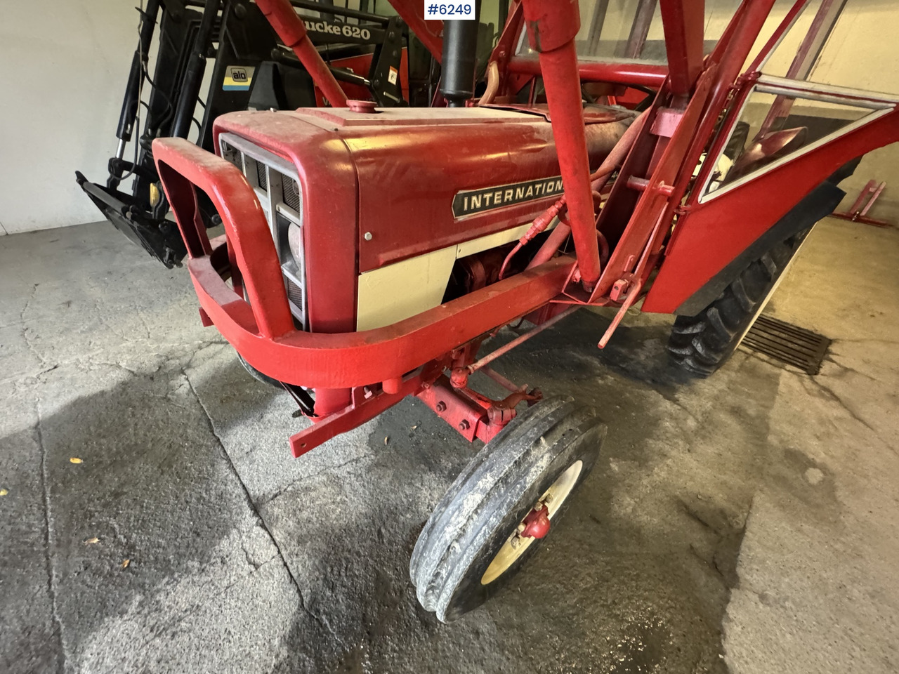 Leasing  1973 International 444 w/ Bjørnerud loader and bucket. WATCH VIDEO 1973 International 444 w/ Bjørnerud loader and bucket. WATCH VIDEO: obrázok 12
