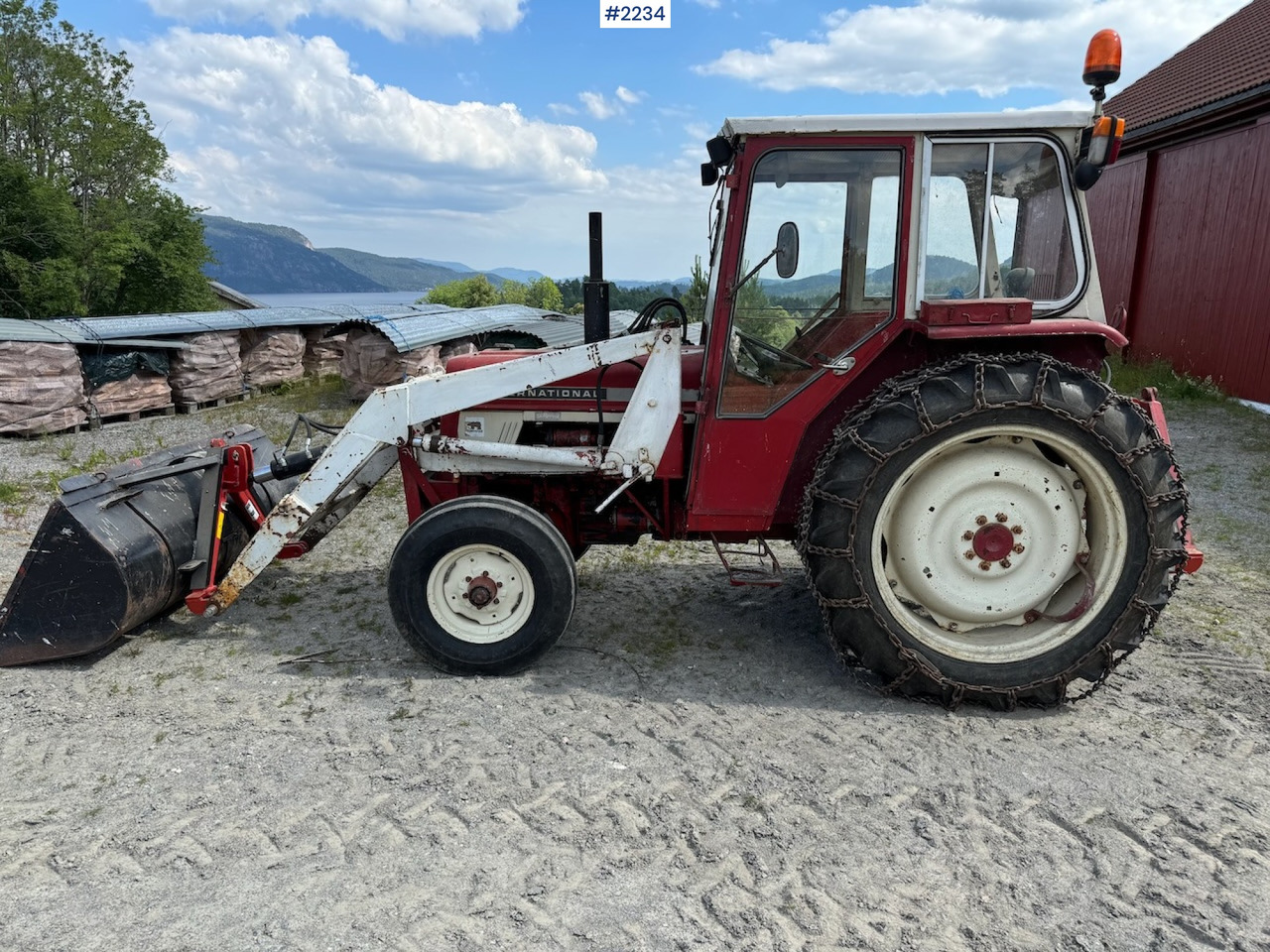 1973 International Harvester 454 w/front loader. - Traktor: obrázok 4 1973 International Harvester 454 w/front loader. - Traktor: obrázok 4