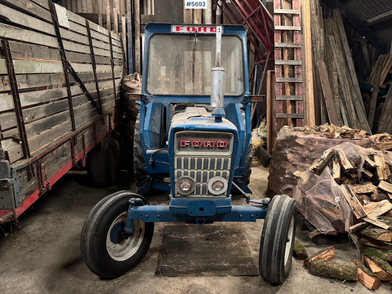 1975 Ford 4000 - Traktor: obrázok 4 1975 Ford 4000 - Traktor: obrázok 4