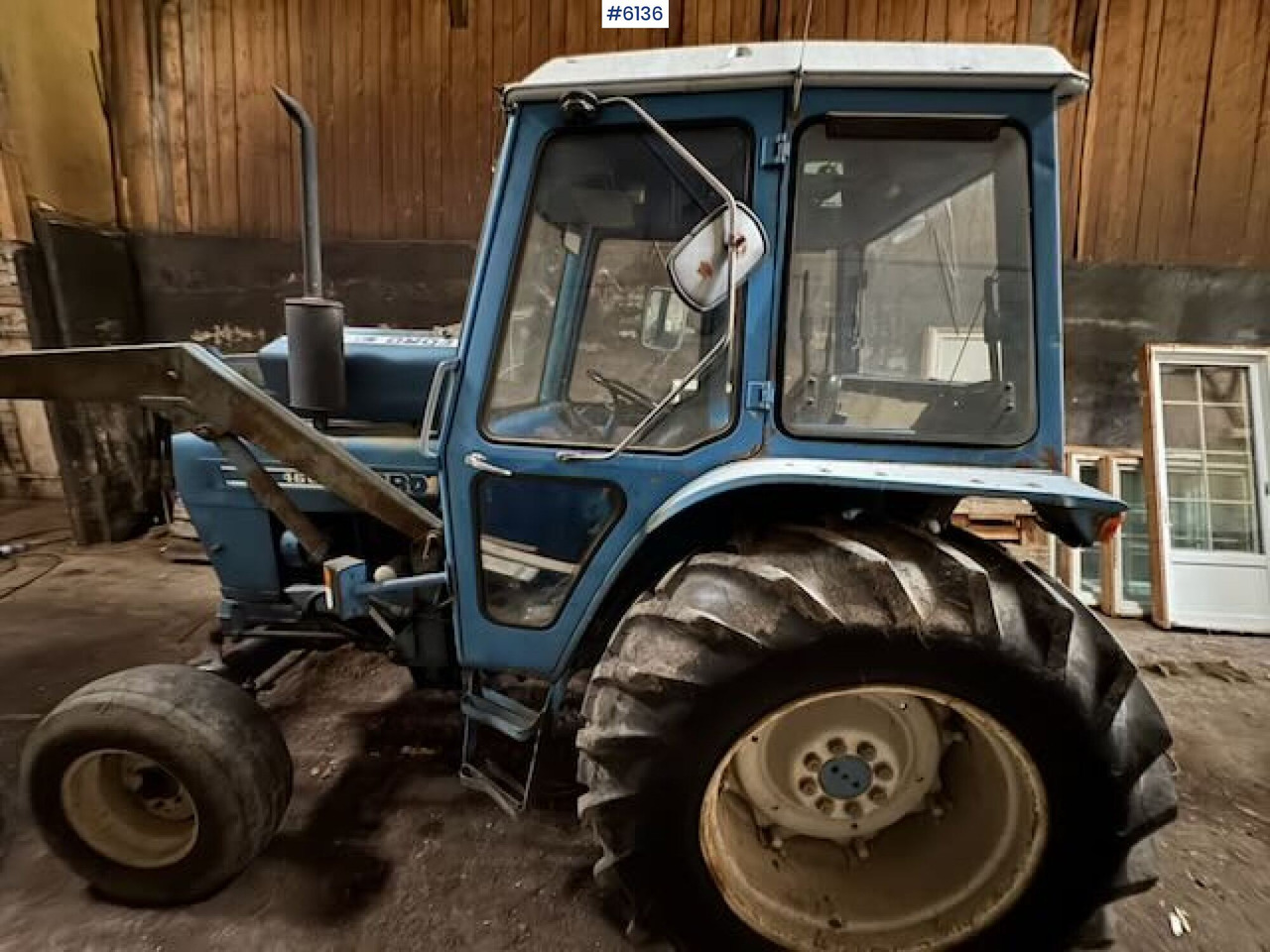 1981 Ford 4600 with front loader! - Traktor: obrázok 3 1981 Ford 4600 with front loader! - Traktor: obrázok 3