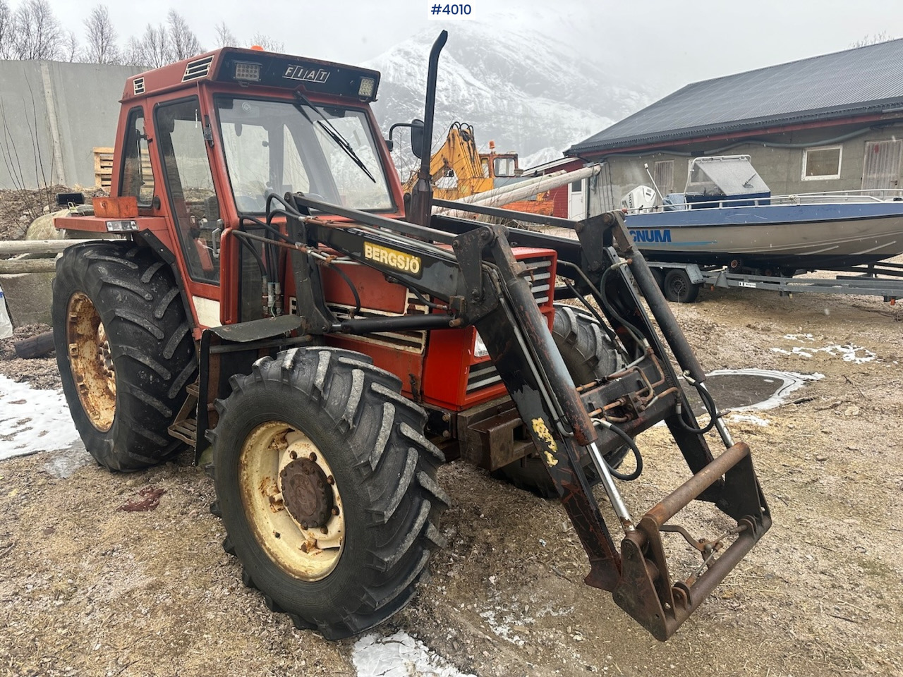 1982 Fiat 780 DT w/ front loader, snow shovel, chains, top link, triangle and extra set of twin wheels. - Traktor: obrázok 3 1982 Fiat 780 DT w/ front loader, snow shovel, chains, top link, triangle and extra set of twin wheels. - Traktor: obrázok 3