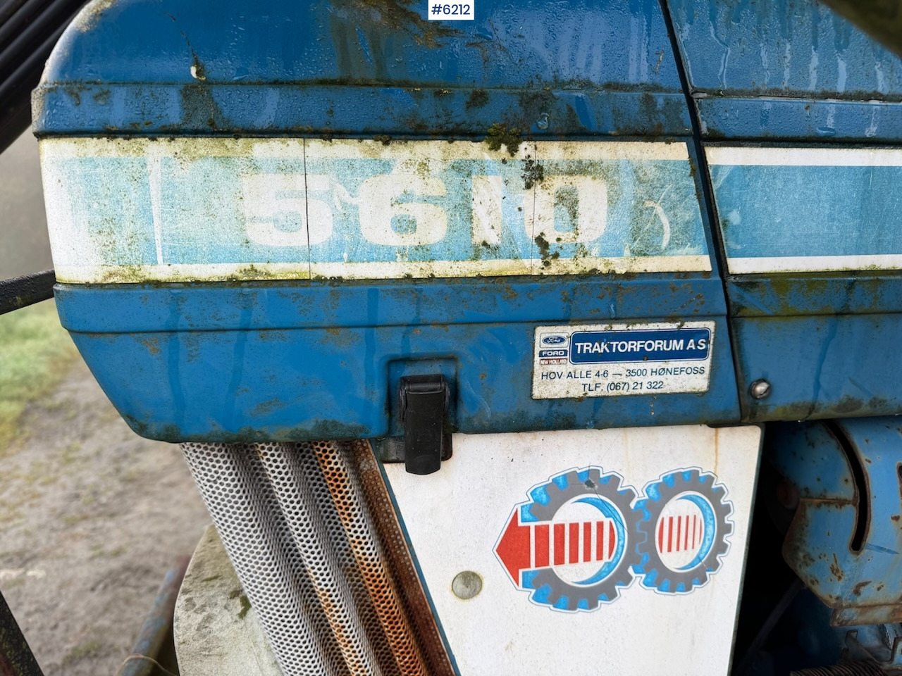 1982 Ford 5610 w/ front loader. - Traktor: obrázok 4 1982 Ford 5610 w/ front loader. - Traktor: obrázok 4