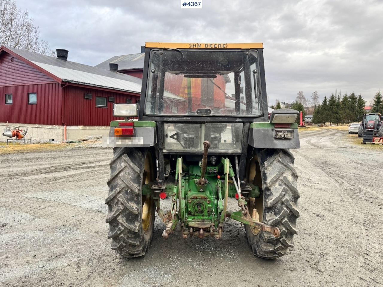 1982 John Deere 1140 4x2 Tractor w/ Twin Wheels and Chains. - Traktor: obrázok 5 1982 John Deere 1140 4x2 Tractor w/ Twin Wheels and Chains. - Traktor: obrázok 5