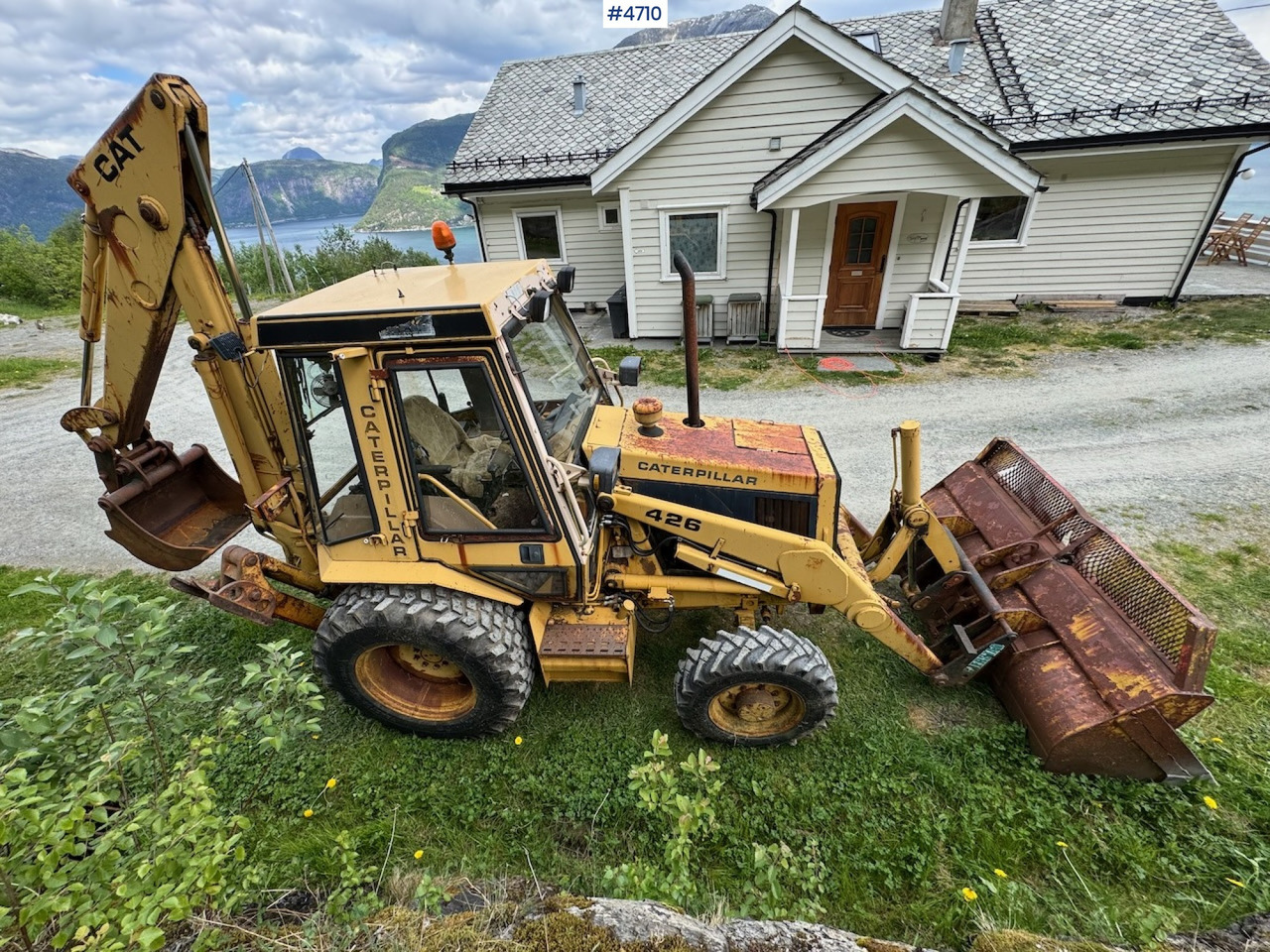 1987 Cat 426 Backhoe Loader with multiple buckets - Traktor: obrázok 4 1987 Cat 426 Backhoe Loader with multiple buckets - Traktor: obrázok 4