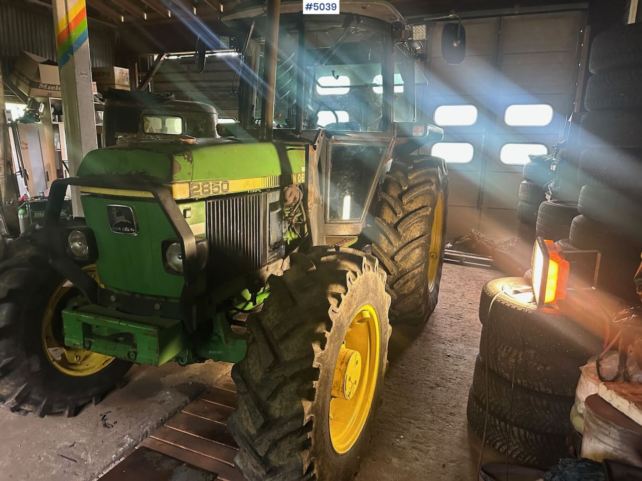 1987 John Deere 2850 Synchron w/ front loader - Traktor: obrázok 4 1987 John Deere 2850 Synchron w/ front loader - Traktor: obrázok 4