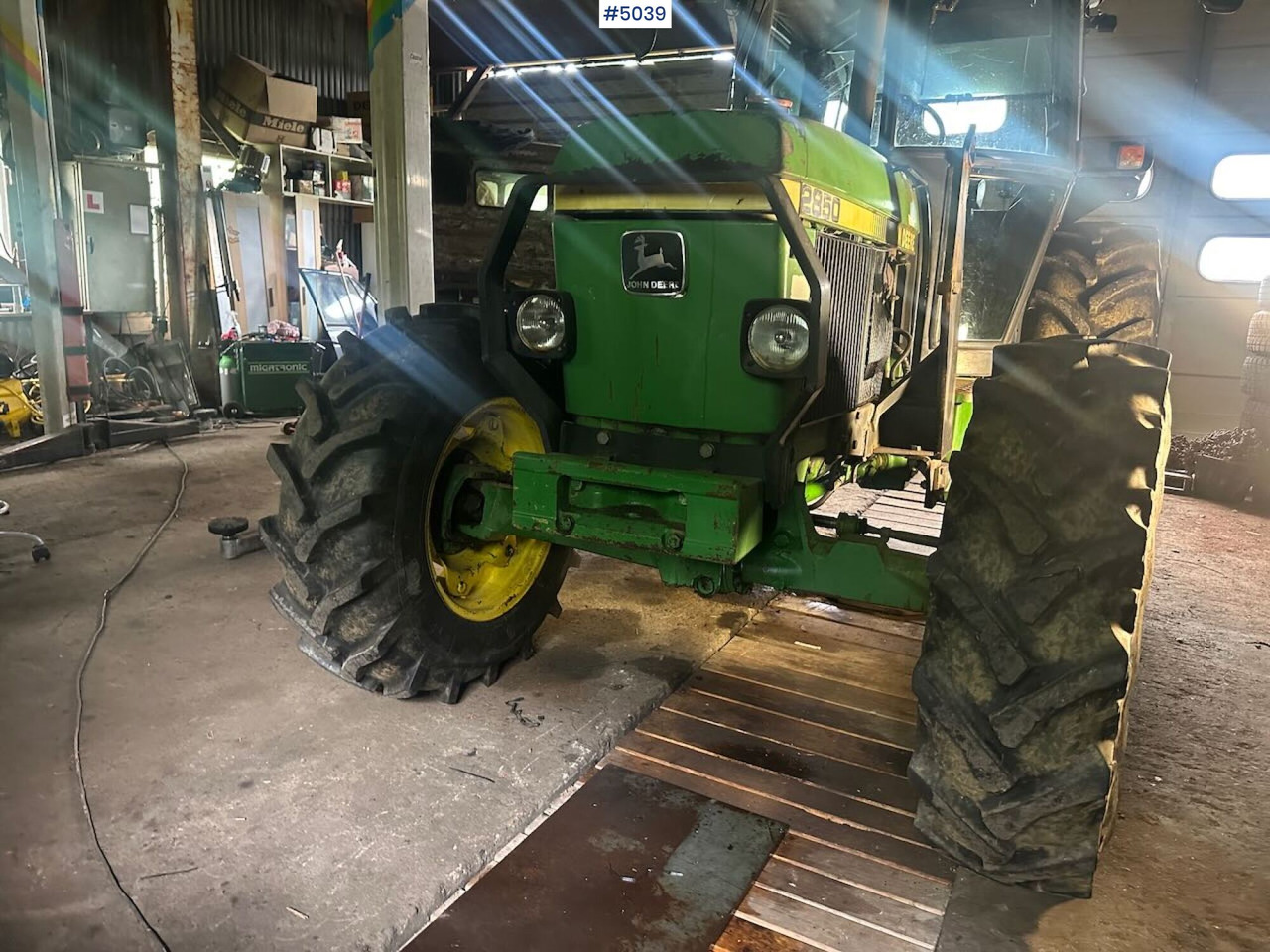 1987 John Deere 2850 Synchron w/ front loader - Traktor: obrázok 2 1987 John Deere 2850 Synchron w/ front loader - Traktor: obrázok 2