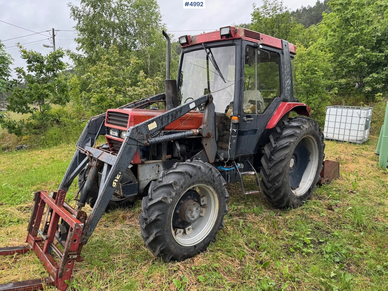 1988 Case International 585 XL w/ front loader. - Traktor: obrázok 4 1988 Case International 585 XL w/ front loader. - Traktor: obrázok 4