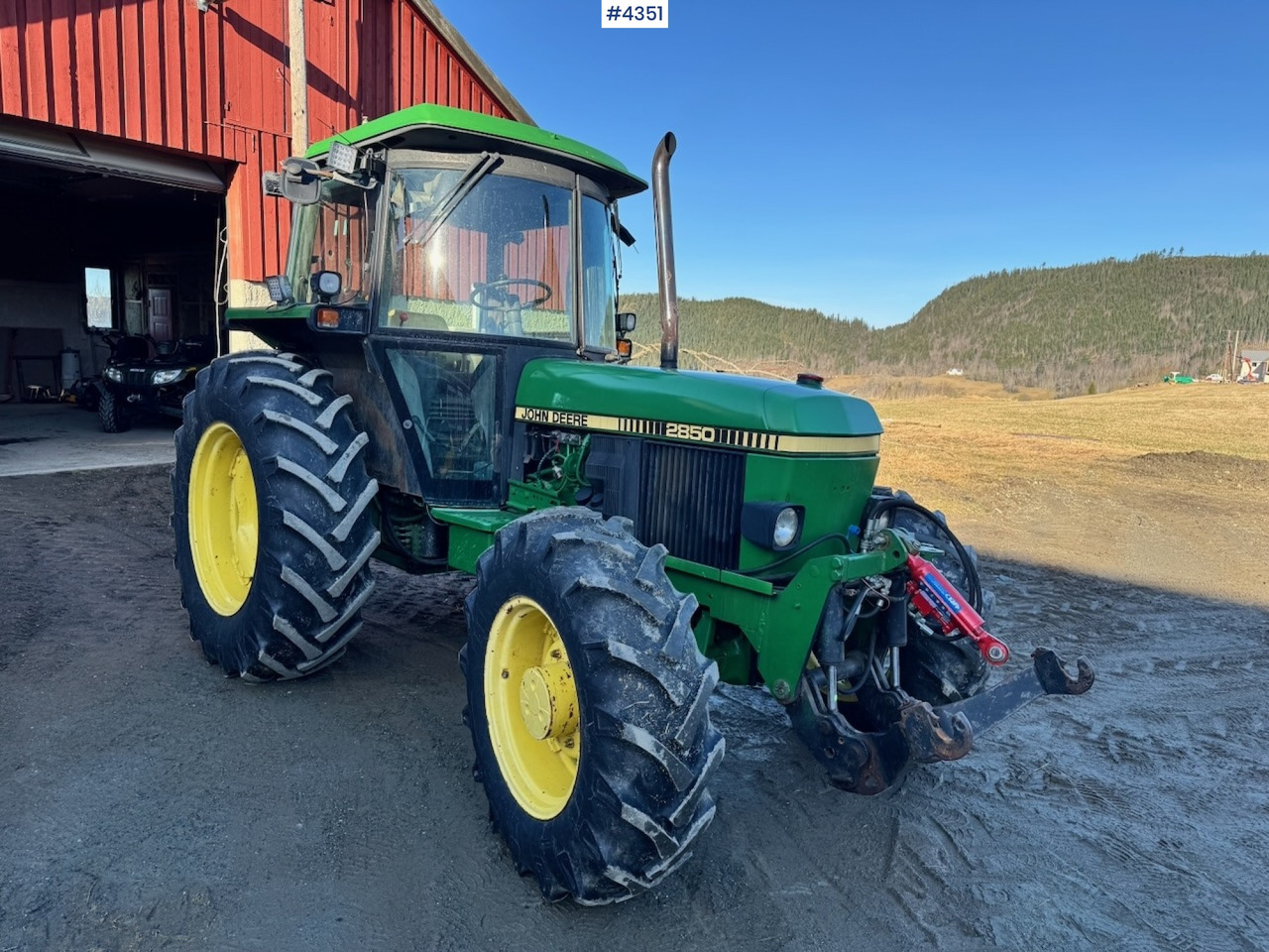 1991 John Deere 2850 4x4 Synchron w/ front hydraulics. - Traktor: obrázok 5 1991 John Deere 2850 4x4 Synchron w/ front hydraulics. - Traktor: obrázok 5
