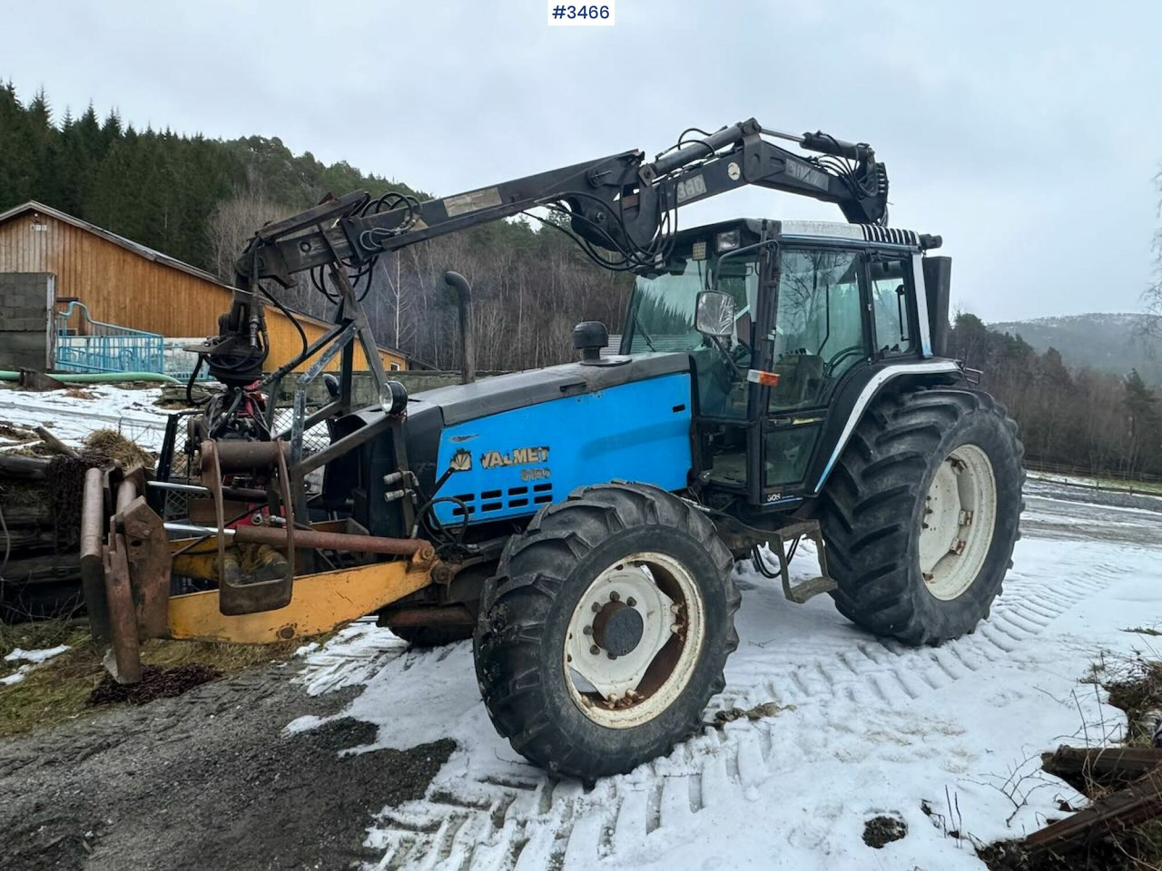 1993 Valmet 8100 m/ Hiab FMV Crane and timber trailer - Traktor: obrázok 2 1993 Valmet 8100 m/ Hiab FMV Crane and timber trailer - Traktor: obrázok 2