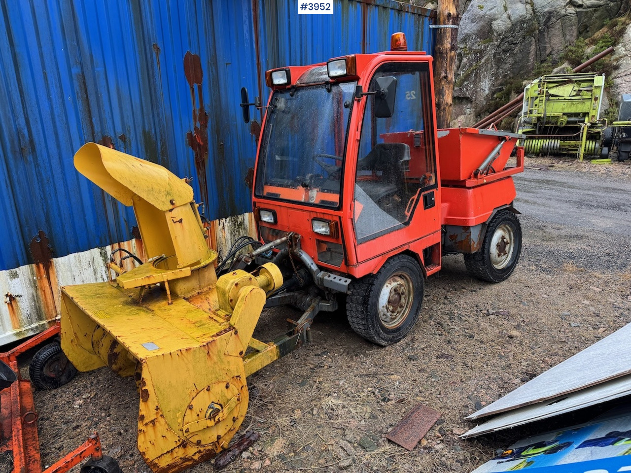1996 Holder 240 with some equipment - Traktor: obrázok 2 1996 Holder 240 with some equipment - Traktor: obrázok 2