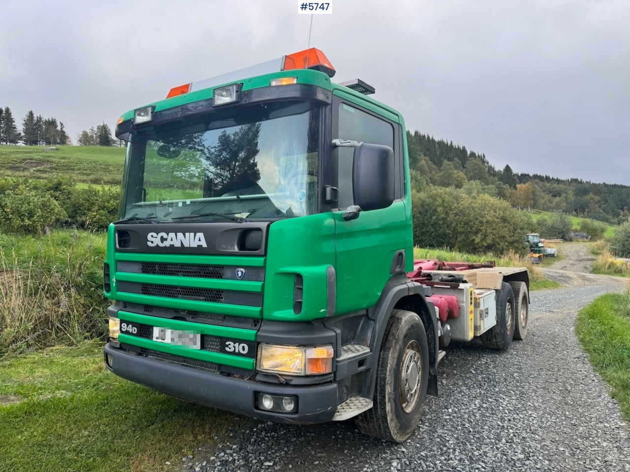 1998 Scania 94D 310 Hook‑truck - Hákový nosič kontajnerov: obrázok 1 1998 Scania 94D 310 Hook‑truck - Hákový nosič kontajnerov: obrázok 1