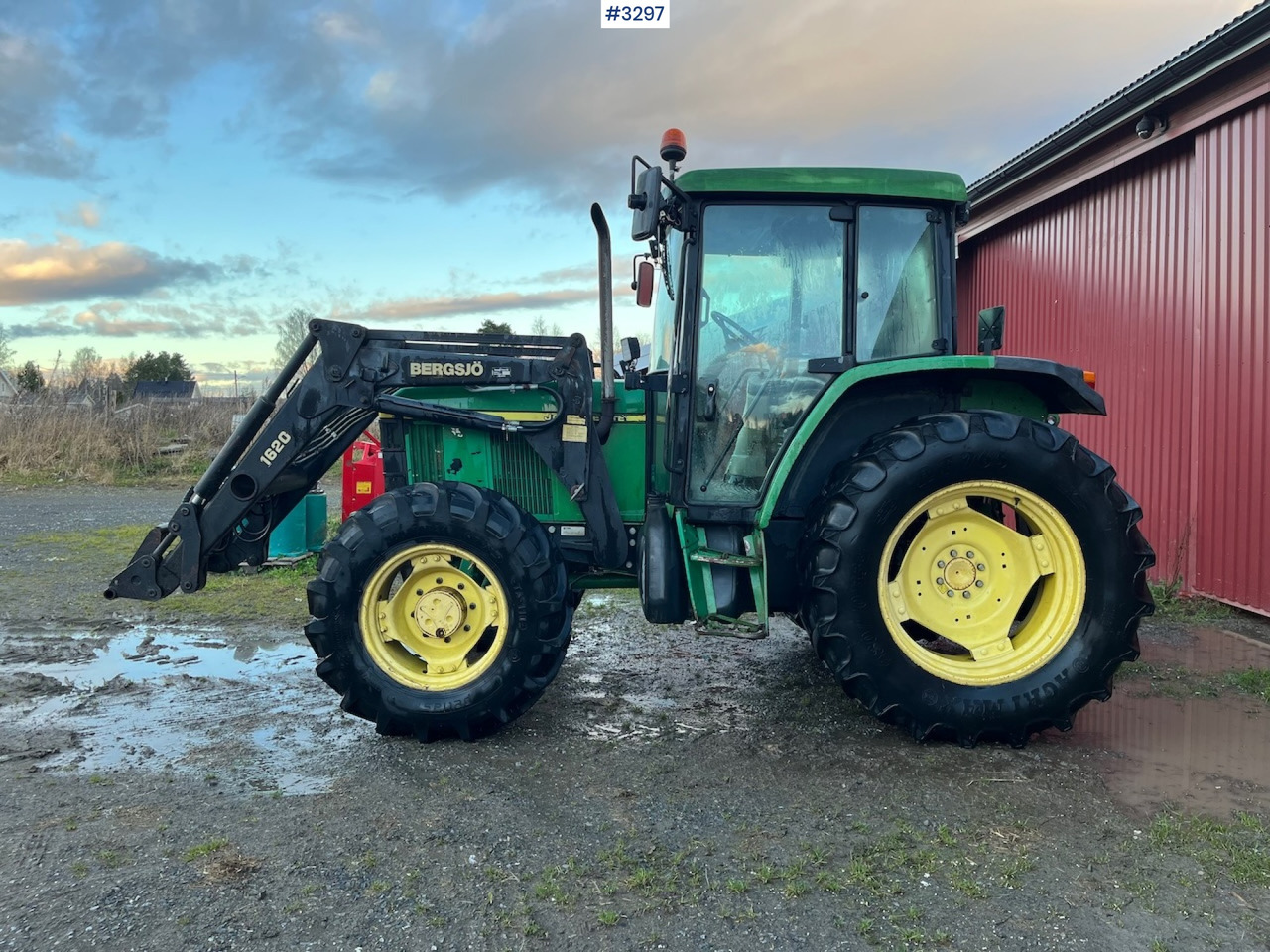 1999 John Deere 6210 SE with Front Loader - Traktor: obrázok 2 1999 John Deere 6210 SE with Front Loader - Traktor: obrázok 2