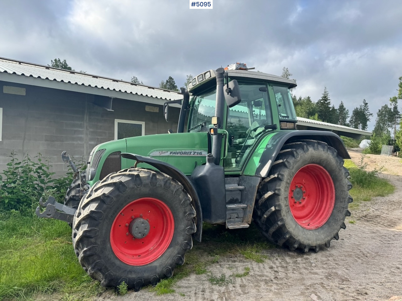 2002 Fendt 716 Vario w/ Front hydraulics. - Traktor: obrázok 1 2002 Fendt 716 Vario w/ Front hydraulics. - Traktor: obrázok 1