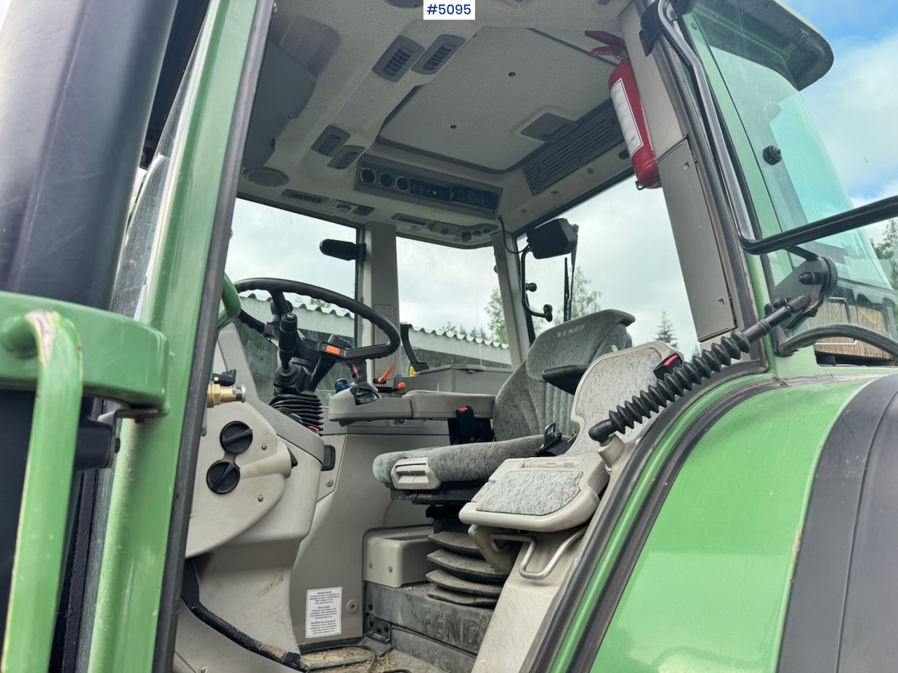2002 Fendt 716 Vario w/ Front hydraulics. - Traktor: obrázok 3 2002 Fendt 716 Vario w/ Front hydraulics. - Traktor: obrázok 3