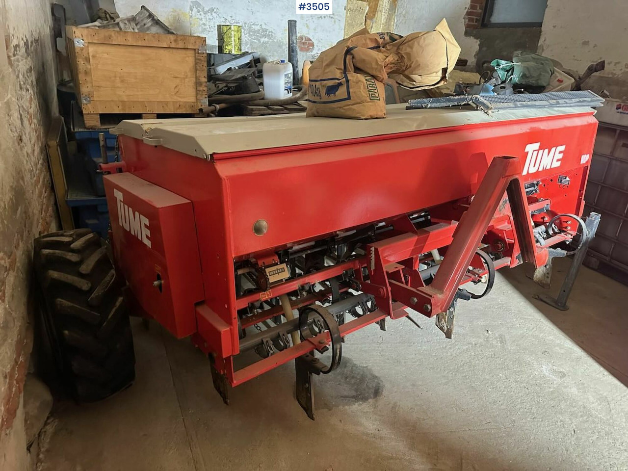 2002 Tume KL 2500 seeder - Stroje na zber krmovín: obrázok 1 2002 Tume KL 2500 seeder - Stroje na zber krmovín: obrázok 1