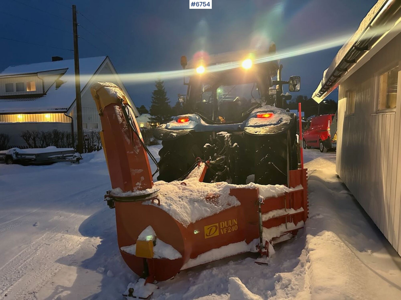 Traktor 2004 New Holland TS115A 4x4 w/ Front loader, bucket, grading bucket and snow blower.: obrázok 8