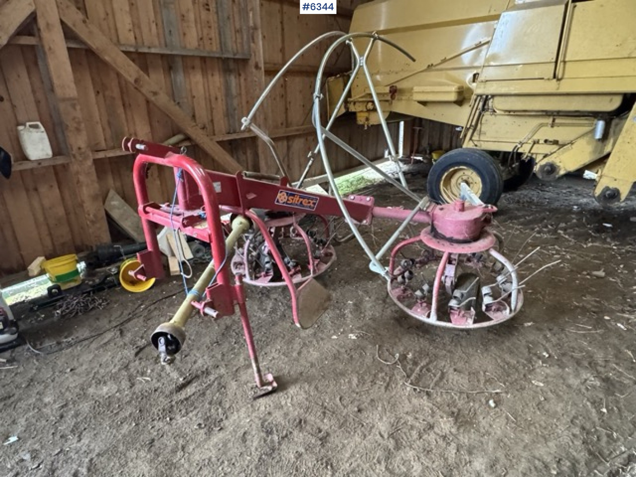 2004 Sitrex/Haymaker HM 300 - Stroje na zber krmovín: obrázok 1 2004 Sitrex/Haymaker HM 300 - Stroje na zber krmovín: obrázok 1